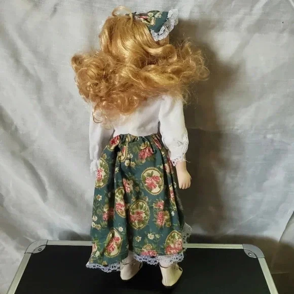VINTAGE | Victorian Porcelain Doll sz 16" NIB - Picture 4 of 6